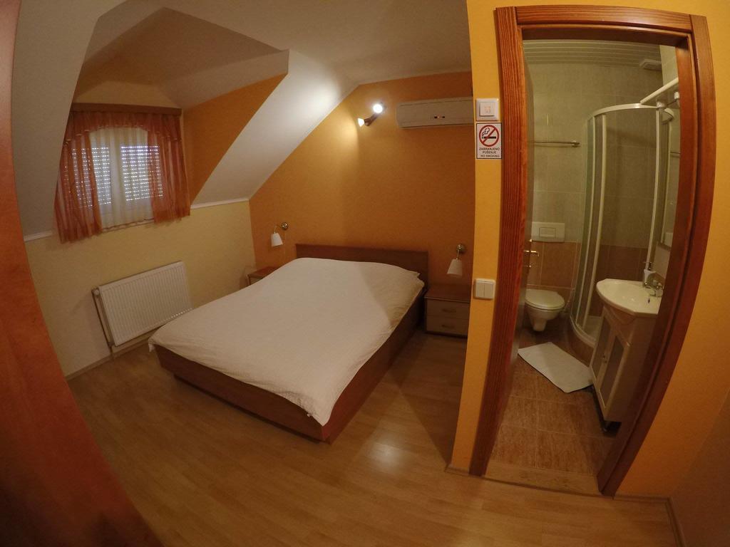 Pansion Rody Panzió Gornja Stubica Kültér fotó